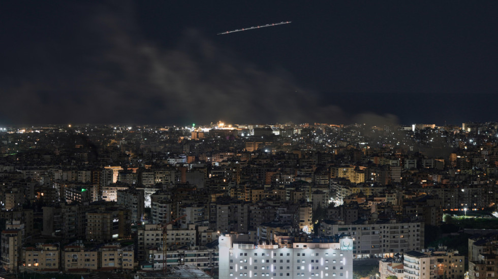 (VIDEO) Rat na Bliskom istoku: Zatvoren Ormuski moreuz, Iran zapretio napadom na svaki brod koji pokuša da prođe