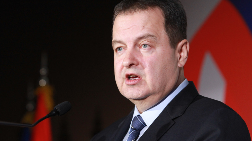 Vučić posetio Dačića na pulmologiji, ministar policije diše samostalno