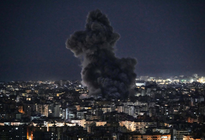 (FOTO) Sukob na Bliskom istoku: Izrael pokrenuo nove napade na Teheran i Bejrut, gađan hotel u Bahreinu
