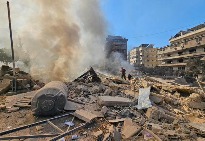 (VIDEO) Pogođena zgrada u kojoj se bira naslednik ajatolaha Ali Hamneija
