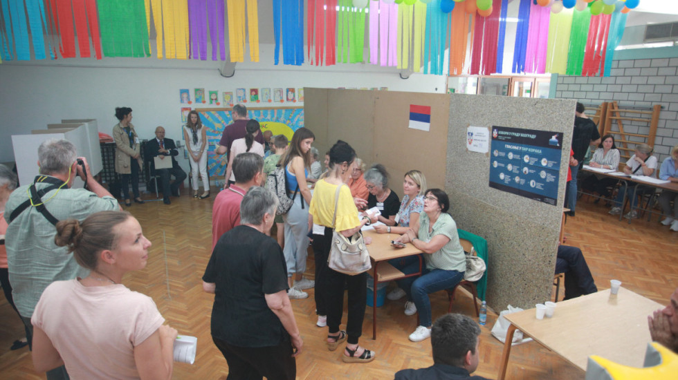 (INFOGRAFIKA) Pravo glasa na lokalnim izborima 29. marta ima skoro četvrt miliona birača, najviše u Smederevskoj Palanci