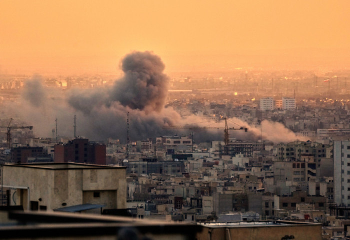 "Kako da izađemo?": Rat u Iranu paralizovao avio-saobraćaj, desetine hiljada putnika zarobljeno u zemljama Zaliva