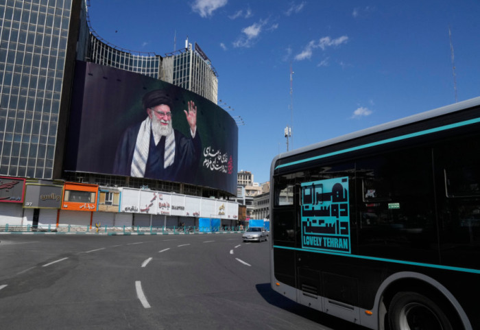 Ko je novi vođa Irana? Izabran naslediti ubijenog ajatolaha, čeka se ime