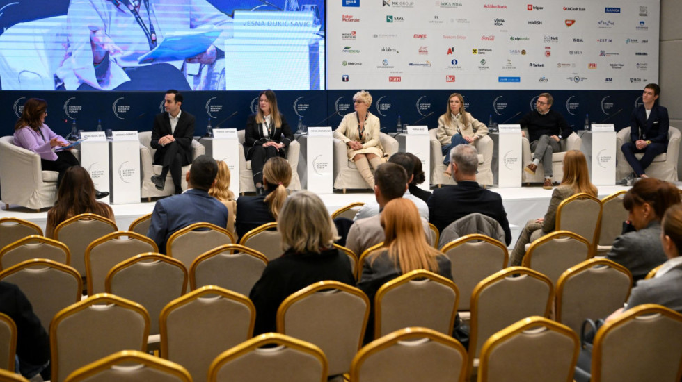 Panel na Kopaonik biznis forumu: Svako peto dete u Srbiji u riziku od siromaštva