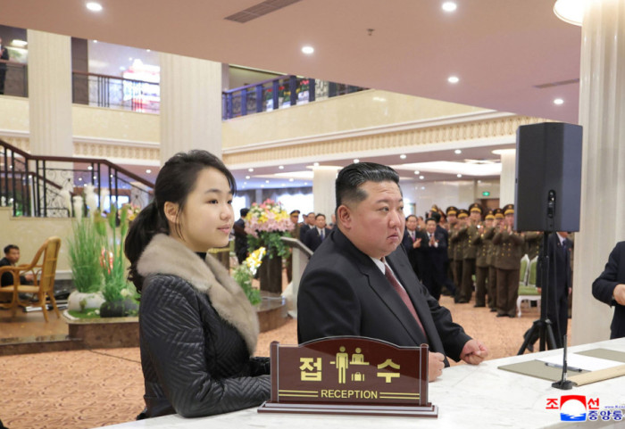 Rivalstvo u porodici lidera Severne Koreje: Vlast žele i Kimova sestra i ćerka