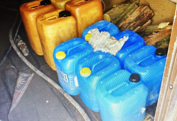 Uhapšena žena (51) iz Aranđelovca, policija u stanu našla 920 litara nafte