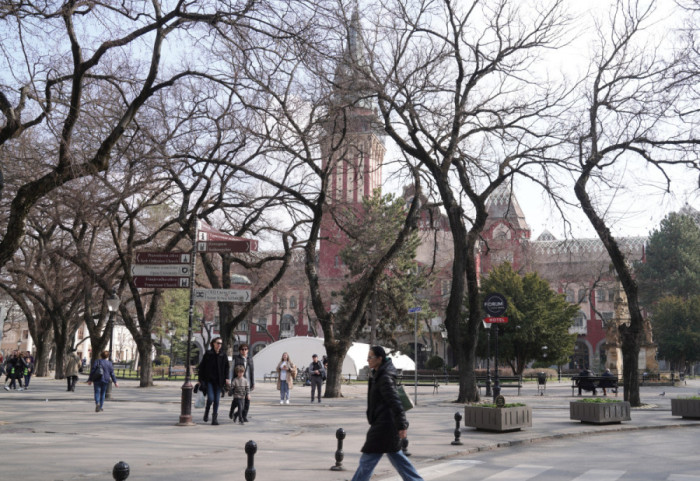 U Srbiji pre podne oblačno uz slabu kišu, kasnije vedrije i suvo: Najviša temperatura do 17 stepeni