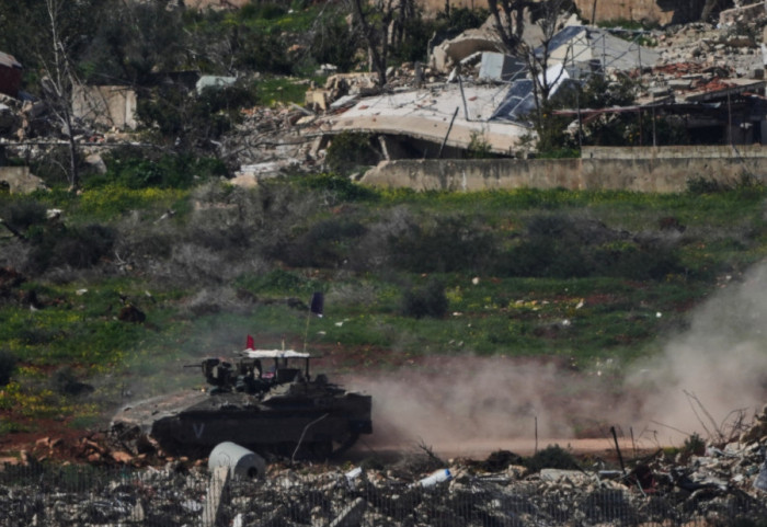 (FOTO/VIDEO) Sukob na Bliskom istoku: Eksplozije u Abu Dabiju, pogođen američki nosač aviona