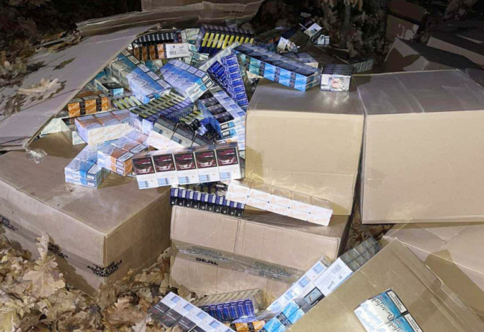(FOTO) Policijska akcija "Akciza" kod Kraljeva: Zaplenjene cigarete vredne preko sedam miliona dinara