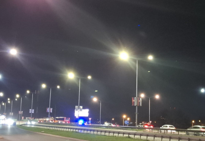 Lančani sudar pet automobila na Gazeli u smeru ka Nišu: Povređena jedna osoba, saobraćaj se odvija otežano