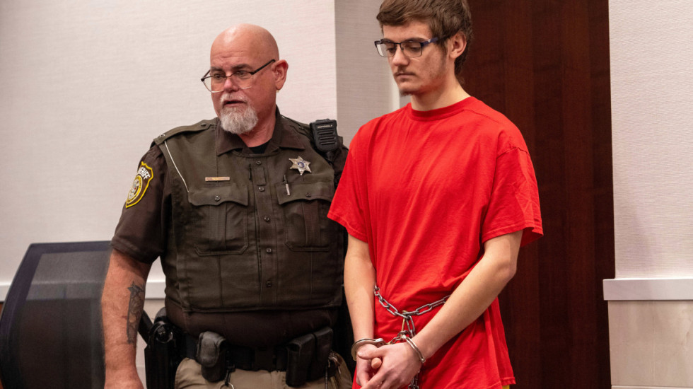 Mladić koji je ubio svoje roditelje i pozivao na ubistvo Trampa osuđen na doživotnu kaznu zatvora