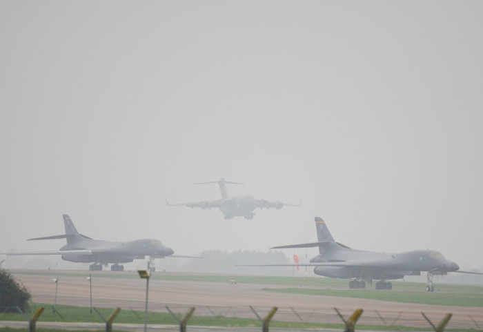 (FOTO/VIDEO) Sukob na Bliskom istoku: Izrael preti progonom svakog vrhovnog vođe Irana, UAE se brane od raketa i dronova