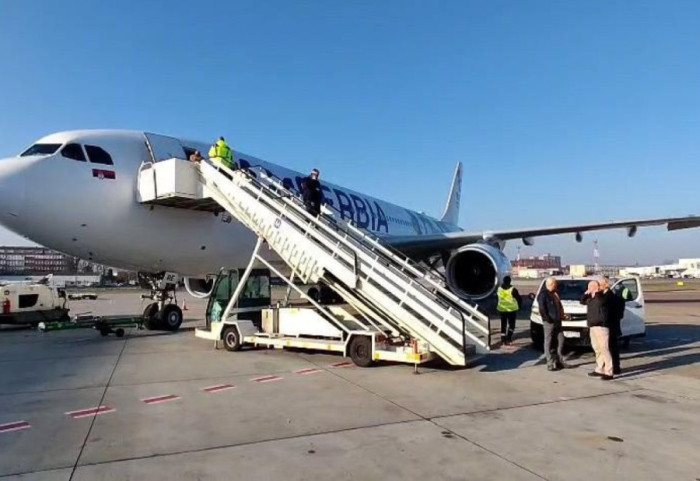 Evakuacija srpskih državljana sa Bliskog istoka: Avion Er Srbije poleteo iz Dubaija, povratak u Beograd oko ponoći