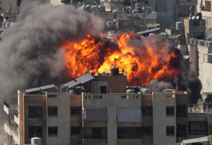 (FOTO/VIDEO) Talas sukoba na Bliskom istoku: Tramp i Putin razgovarali o Iranu i drugim pitanjima