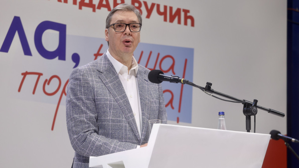 (FOTO) Vučić u Kuli: Smisao našeg okupljanja u tome da razmislimo kakvu budućnost želimo, živimo u eri velikih promena