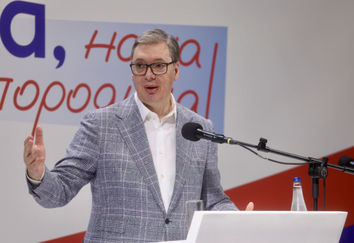 Vučić pozvao predstavnike tri političke partije na konsultacije u petak