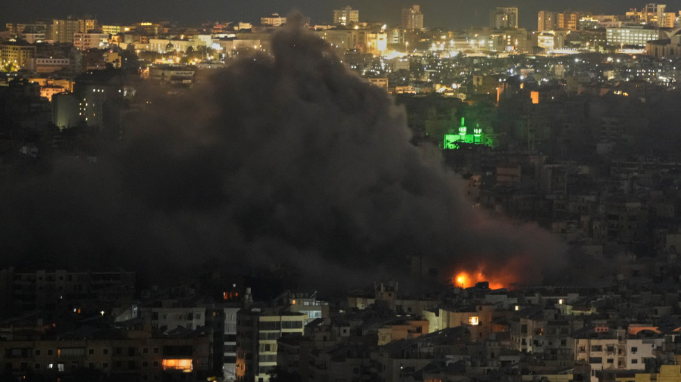 (FOTO/VIDEO) Talas sukoba na Bliskom istoku: Hezbolah lansirao rakete ka Izraelu, Tramp tvrdi da je rat gotovo završen