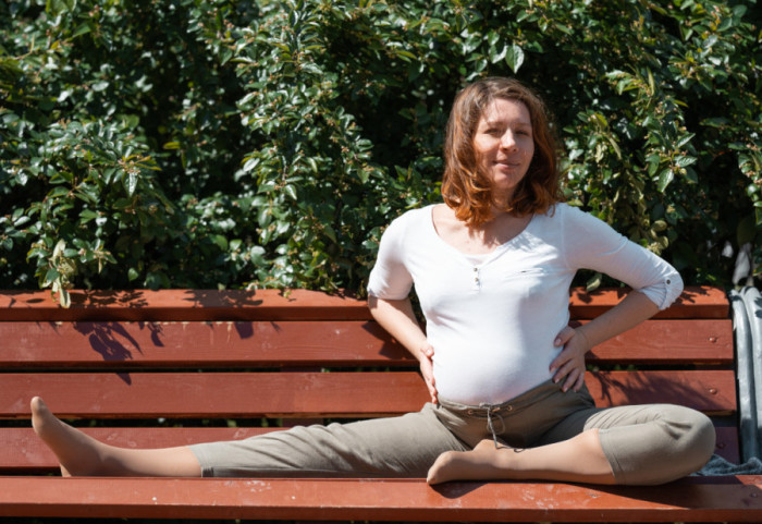 Grčevi u nogama česta su pojava tokom trudnoće: Kako smanjiti bol i nelagodnost