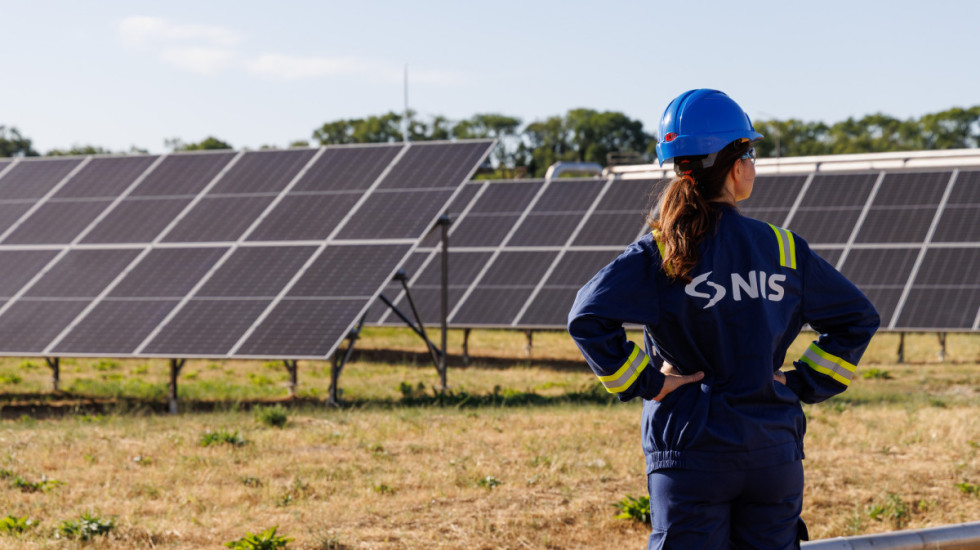 NIS pustio u rad solarnu fotonaponsku elektranu na tlu u Novom Sadu