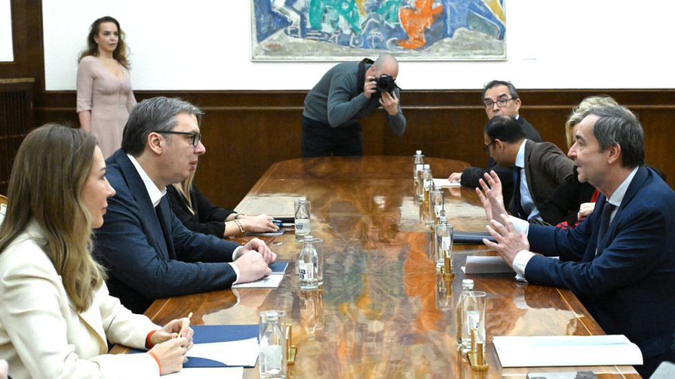 (FOTO) Vučić sa predsednikom EDF: "Razgovarali smo o mogućnostima za uvođenje nuklearne energije"