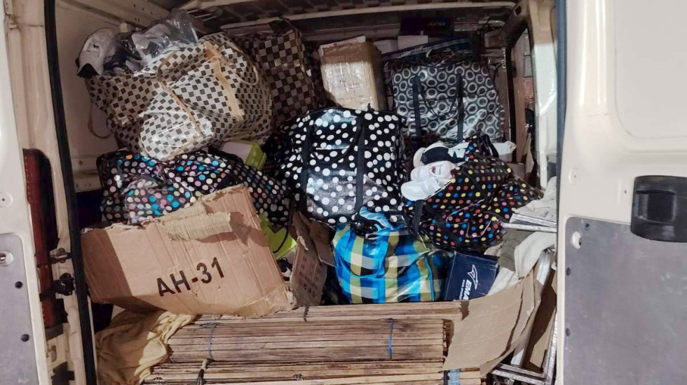 (FOTO) Oduzeto 560 pari falsifikovane obuće i 8.406 naočara u ukupnoj vrednosti od skoro devet miliona dinara