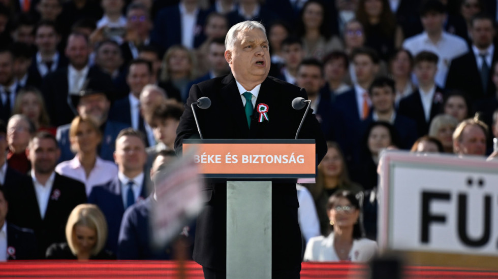 (FOTO) Marš za mir u Budimpešti, Orban poručio da Mađarska ostaje van rata u Ukrajini