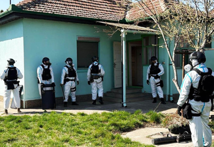 Otkrivene dve laboratorije za proizvodnju kanabisa, pronađeno 12 kilograma marihuane: Uhapšena dva muškarca u Subotici