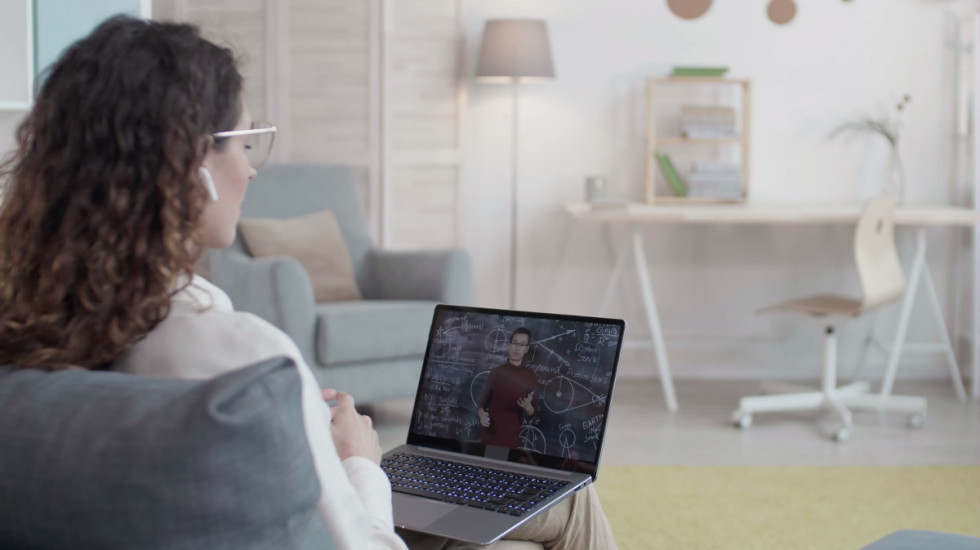 Onlajn kursevi - sigurno znanje ili potvrda bez težine: "Neki ne donose sertifikat priznat od strane ministarstva"