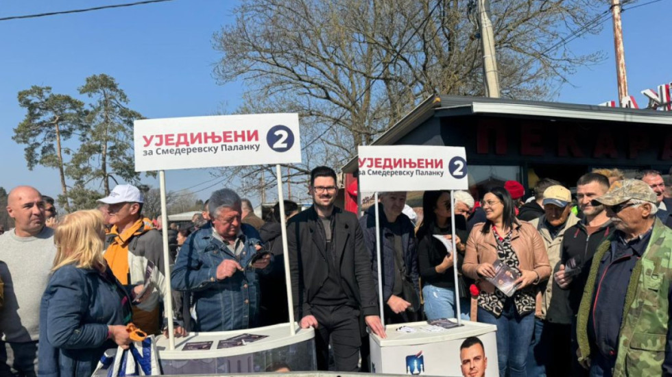 Aleksić u Smederevskoj Palanci: Dok građani na ulici iznose stvarne probleme, vlast pod šatorom priča samo sa izabranima