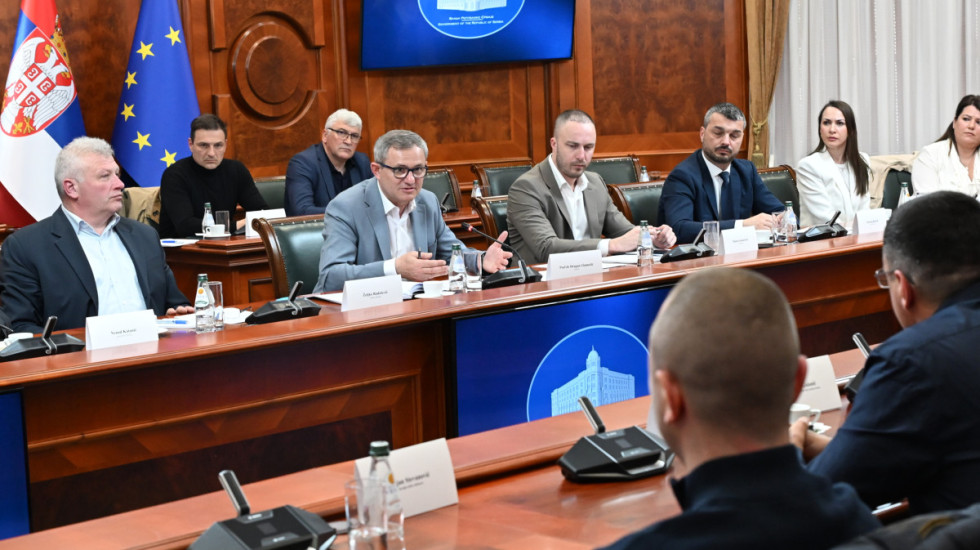 Glamočić sa mlekarima: Dogovorene mere za oporavak mlečnog sektora, sledi borba protiv ilegalnog uvoza sireva