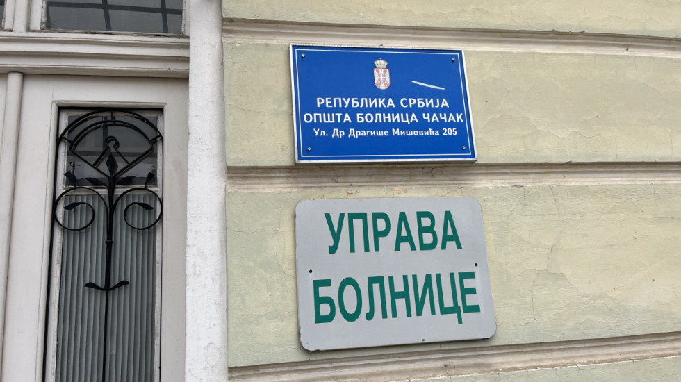 Opšta bolnica Čačak: Prevremeno rođena beba preminula posle saobraćajne nesreće saniteta