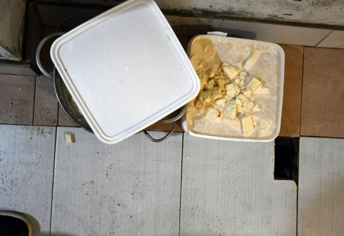 (FOTO) Uhapšen Smederevac (57) zbog sumnje da je sagradio objekat na državnom zemljištu i pravio mlečne proizvode