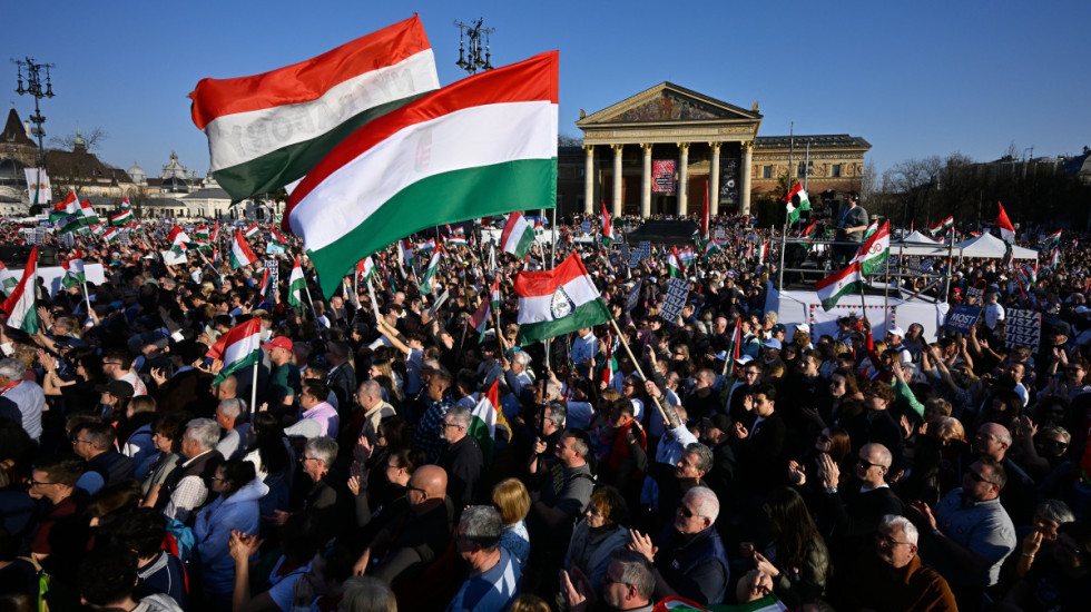 Parlamentarni izbori u Mađarskoj: Orban pred ozbiljnim izazovom, opoziciona Tisa ima prednost, pokazuju ankete