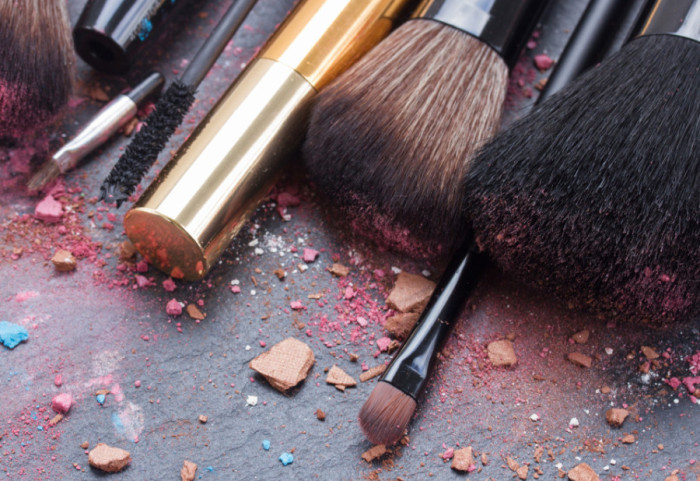 Kako pravilno očistiti četkice za šminku: Detaljan vodič za brigu o priboru i zdravlju kože