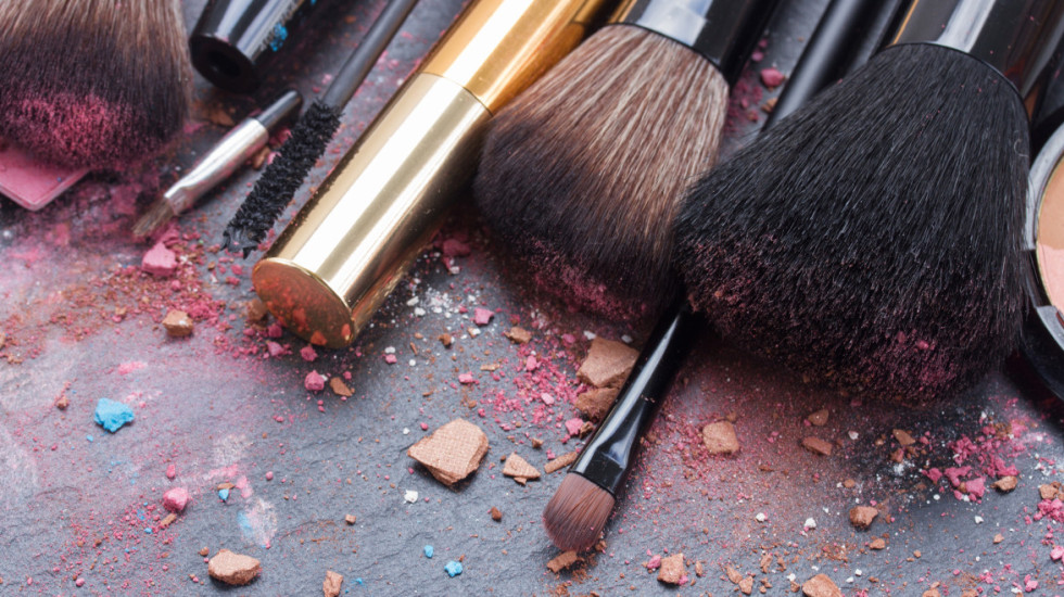 Kako pravilno očistiti četkice za šminku: Detaljan vodič za brigu o priboru i zdravlju kože