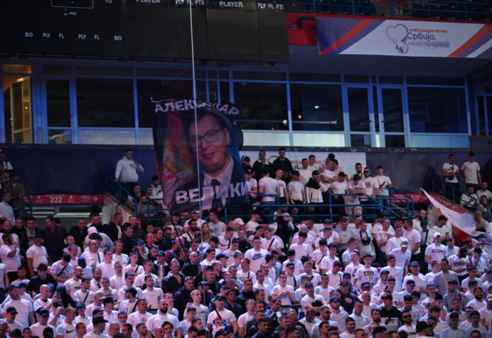 (FOTO/VIDEO) Počeo skup SNS u Beogradskoj areni: Bulevar Zorana Đinđića zatvoren, očekuje se obraćanje Aleksandra Vučića