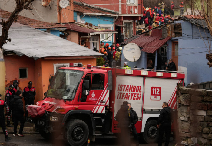 (FOTO) Eksplozija u Istanbulu, dve zgrade srušene: Devet osoba izvučeno iz ruševina