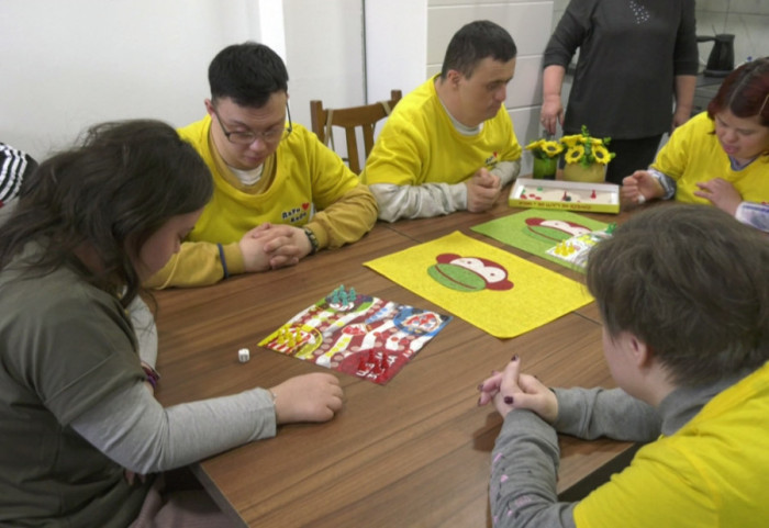 "Deca iskrene emocije": Aleksandar nastupao pred članovima Udruženja "Daun", dobio Đurđevdansku nagradu za plemenitost