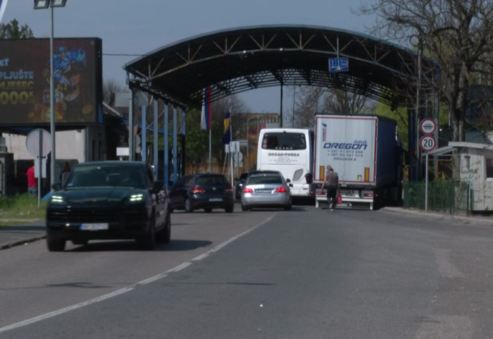Prevoznici u Federaciji BiH blokirali prelaze sa Hrvatskom, u RS nema protesta, Crna Gora čeka odluku Ustavnog suda