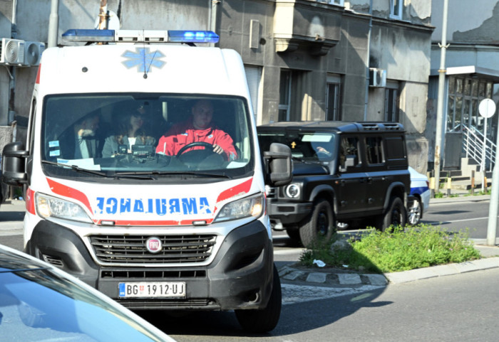 (FOTO) Nastavak suđenja roditeljima K. K: Dečak koji je počinio masovno ubistvo u "Ribnikaru" doveden u sud kao svedok