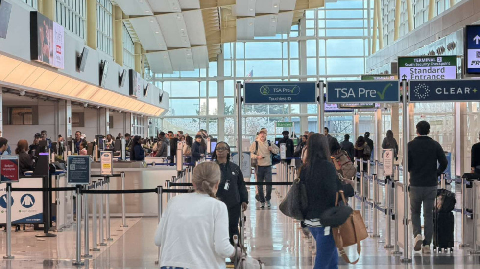 Radnici bez plata, putnici čekaju satima: Kriza u Beloj kući izazvala probleme na aerodromima širom SAD