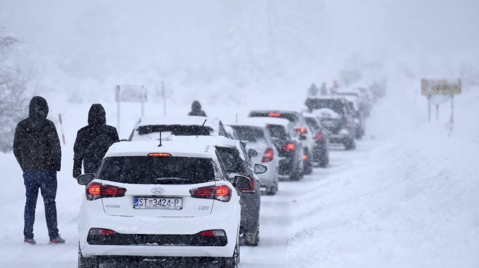 Jako nevreme pogodilo Hrvatsku: Olujni udari vetra u Istri, snežna mećava u Gorskom Kotaru, crveno upozorenje za Zagreb