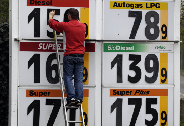 Kriza goriva u najjačim zemljama EU: "Nemačka kaska za Srbijom, Francuska odblokirala svoje strateške rezerve"