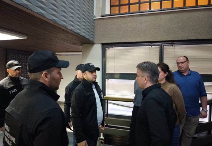 (FOTO/VIDEO) VJT naložio istragu o mogućim propustima na Filozofskom fakultetu zbog nastradale devojke