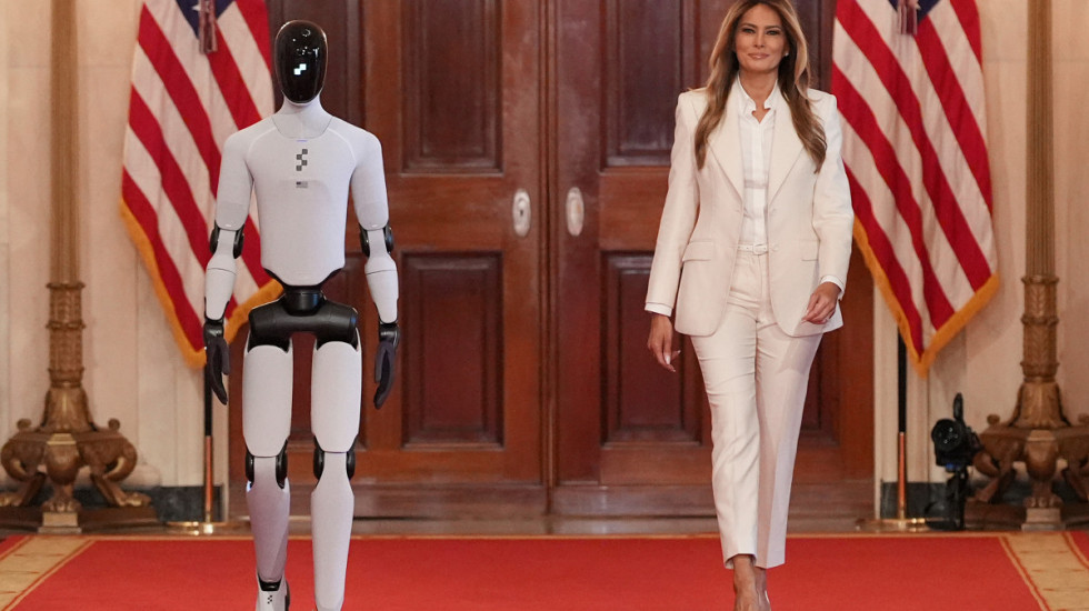 Melanija Tramp predstavila humanoidnog robota u potpunosti proizvedenog u SAD