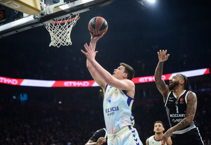 Partizan srušio Valensiju: Crno-beli posle dva produžetka slavili u Areni