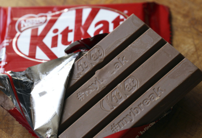 Nestle pokrenuo onlajn alat za proveru serijskih brojeva KitKat čokoladica posle krađe više od 12 tona slatkiša
