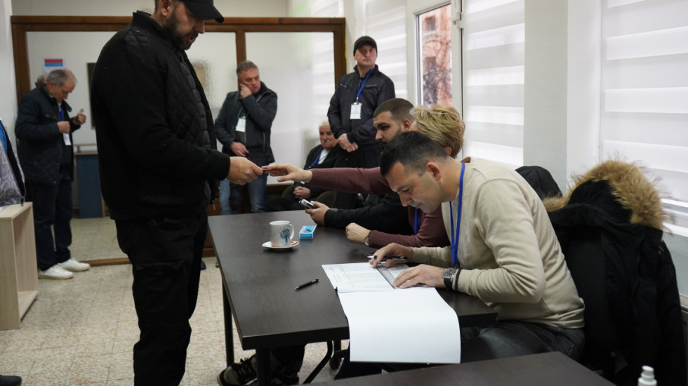 SNS predlaže izmene seta izbornih zakona: Birač može da podrži više lista, obavezna obuka za članove biračkih odbora