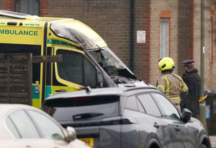 Automobil se zaleteo u pešake u centru britanskog grada Derbija, sedmoro povređenih
