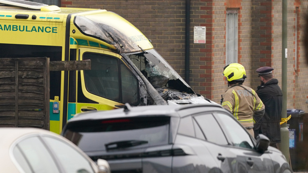 Automobil se zaleteo u pešake u centru britanskog grada Derbija, sedmoro povređenih